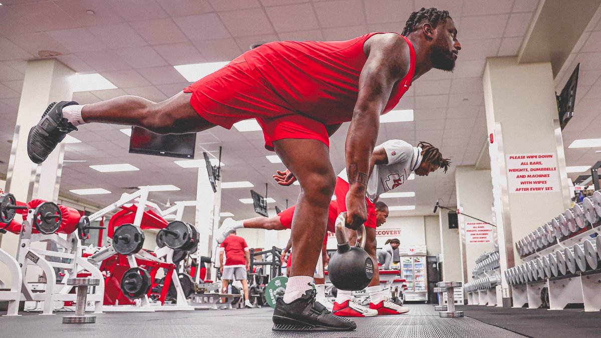 Chiefs's tweet photo. No days off. https://t.co/I2fsCBJv2u