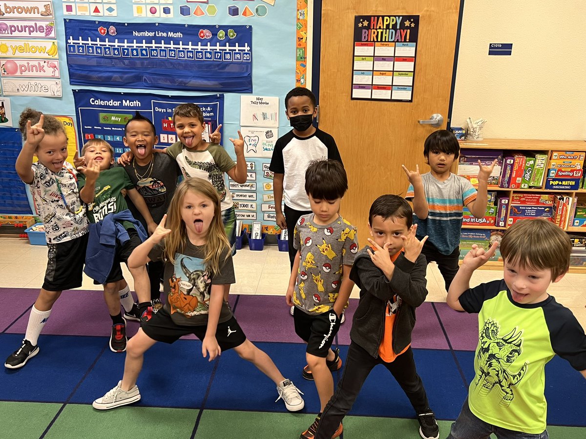 leveck_amanda's tweet photo. Today’s letter of the day is R, so we are “Rocking Out” our ABC Countdown! #RootedAtOtt @PrincipalBueno @adelagarza07 @NISDOtt https://t.co/YxXzar55wd