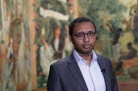 F_Desouche's tweet photo. En 2016, Pap Ndiaye, nouveau ministre de l'éducation nationale  participait à une réunion interdite aux Blancs - https://t.co/tX3QmNPRtY https://t.co/wWc4nlYubD