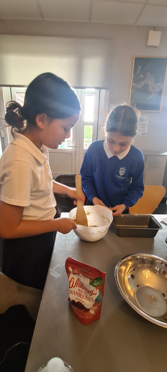 RiverleyPrimary's tweet photo. Year 6 baked healthy cranberry flapjacks after a very active day! They were sold by the children and team to raise money for a great cause! @GetKidsGoing #Challenge26 @GST_Sport https://t.co/firOuzh9eS