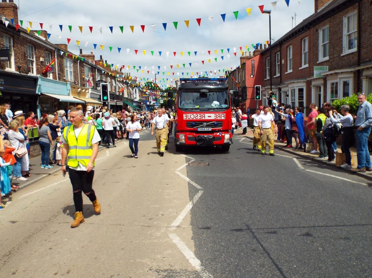 NYFRS_LGBT (@nyfrs_lgbt) on Twitter photo If you work with us at <a href="/NorthYorksFire/">North Yorkshire Fire & Rescue Service</a> we'd love for you and your family to join us at <a href="/YorkPride/">York Pride π³οΈβπ</a> on 18th June. We'll be walking in the parade at 12pm and it was a brilliant experience last time so get in touch if you'd like to take part: LGBT-network@northyorksfire.gov.uk
#Pride If you work with us at <a href="/NorthYorksFire/">North Yorkshire Fire & Rescue Service</a> we'd love for you and your family to join us at <a href="/YorkPride/">York Pride π³οΈβπ</a> on 18th June. We'll be walking in the parade at 12pm and it was a brilliant experience last time so get in touch if you'd like to take part: LGBT-network@northyorksfire.gov.uk
#Pride