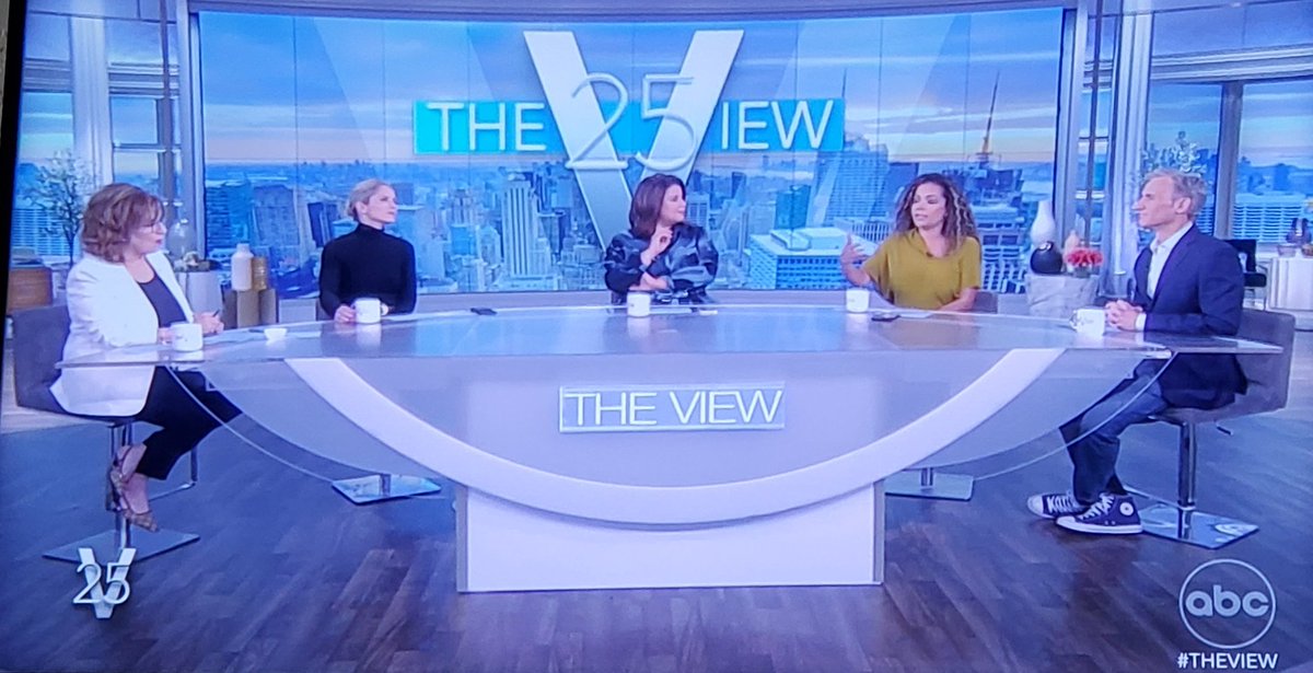 ThomasDBradley's tweet photo. Someone please ask @danabrams when #LivePD is coming back on @TheView @LivePDNation. #TheView #LivePD #BringBackLivePD https://t.co/qhAorj6Kyg