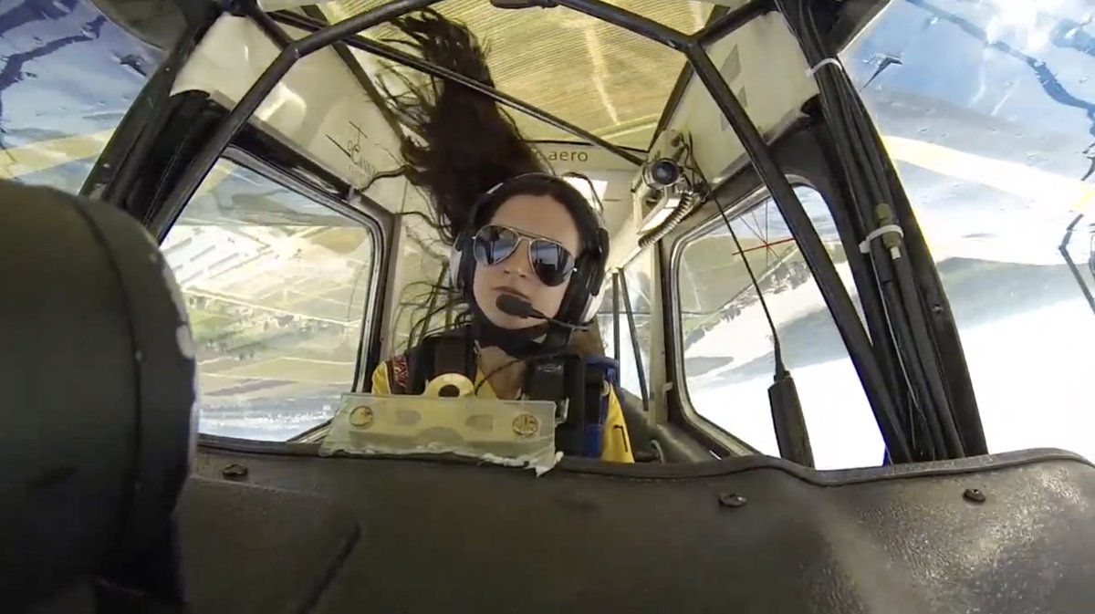 LiveAirShowTV's tweet photo. Catch #AnnaSerbinenko at the @oregonairshow as she flies for women everywhere and her countrymen in #Ukraine @icas_hq @FlyingMagazine @AirshowStuff #airshow #aviation https://t.co/KHeqFIFhRM