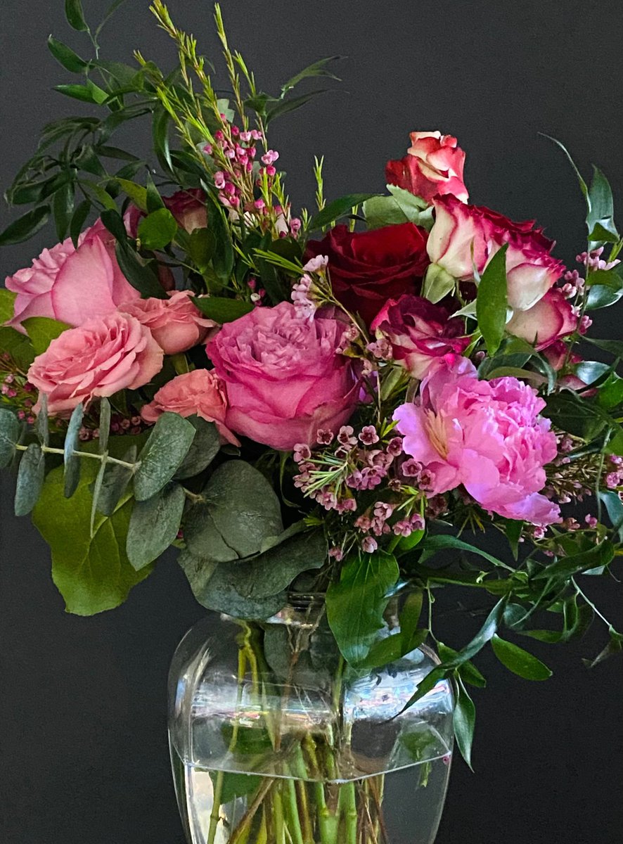 Happy Victoria Day weekend! Our latest blog post explores the history of floral art through the Victorian era:

ecostems.ca/blog/victorian…