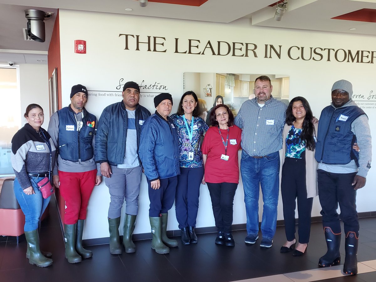 JoinClemens's tweet photo. Last week our Hatfield facility hosted Meal with the Executives. An event where our #team members have the opportunity to get to know some of our #leaders during lunch, ask questions, learn about upcoming projects, and provide feedback. https://t.co/xz4WJO3lF9
