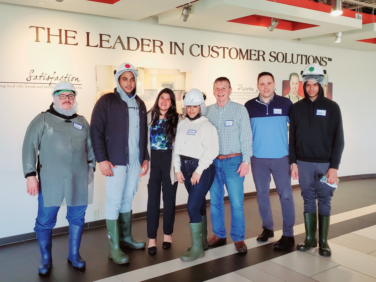 JoinClemens's tweet photo. Last week our Hatfield facility hosted Meal with the Executives. An event where our #team members have the opportunity to get to know some of our #leaders during lunch, ask questions, learn about upcoming projects, and provide feedback. https://t.co/xz4WJO3lF9