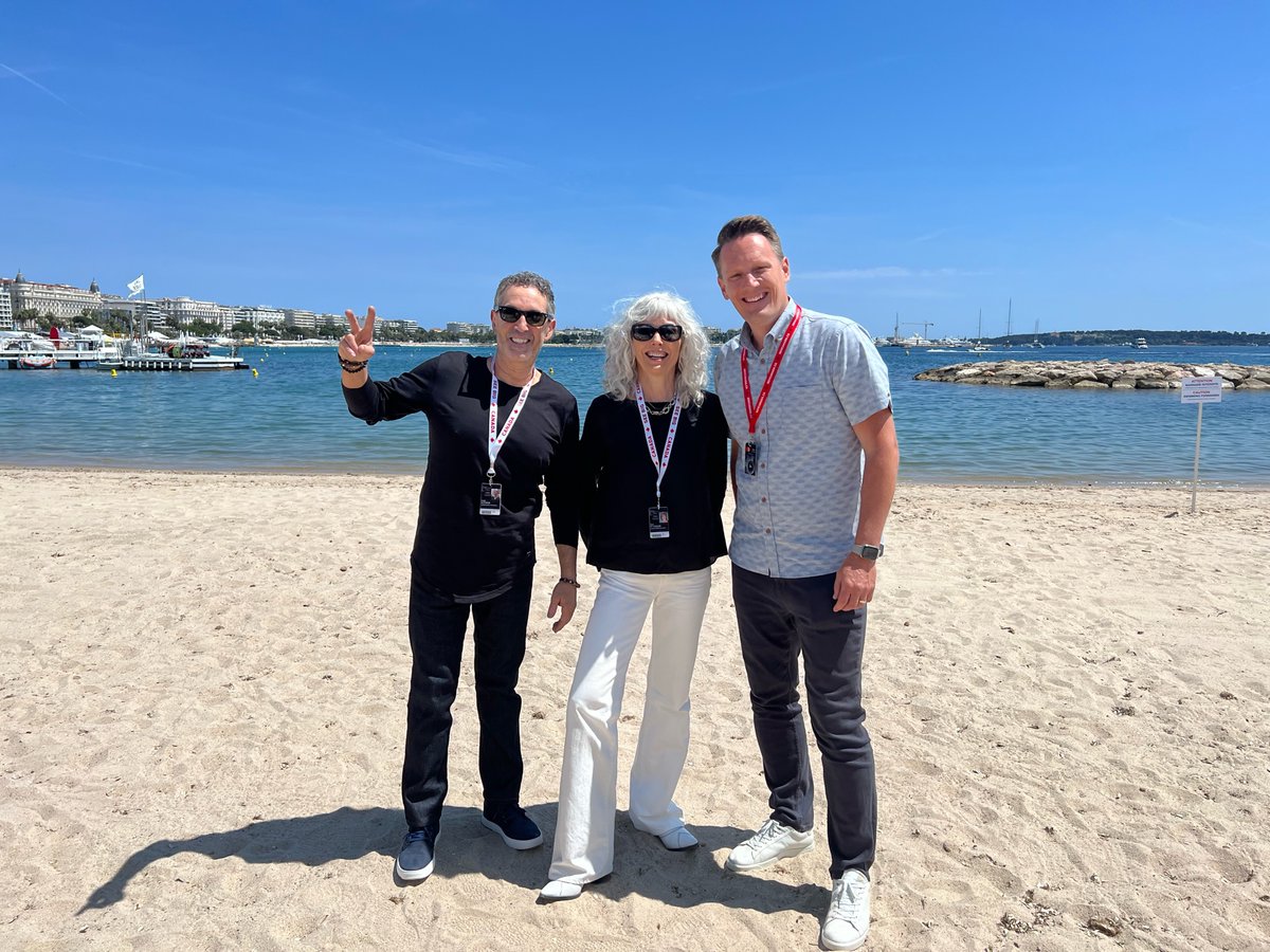 calgaryeconomic's tweet image. While the #BattleofAlberta wages on, it&apos;s all #TeamAlberta energy in Cannes as we showcase Alberta as a top global film location with breathtaking landscapes, competitive incentives and award-winning talent and crews. @EdmontonScreen