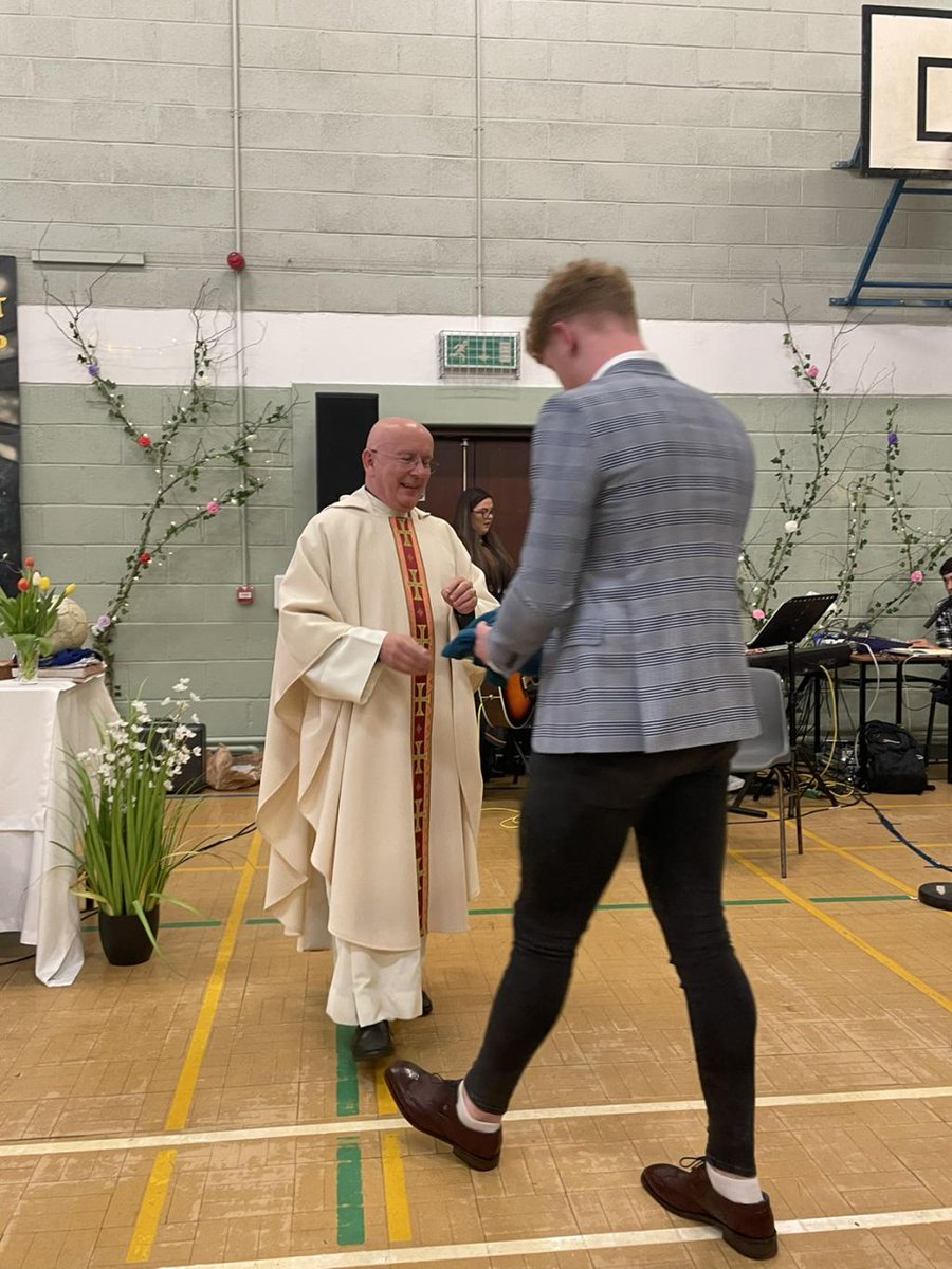 portumnacommsch's tweet photo. Sincere thanks to all who participated and contributed in making last nights LC Grad mass a huge success. We hope those in attendance had a wonderful evening in celebrating with the Graduation Class of 2022. 👨‍🎓👩‍🎓💕 https://t.co/meImZFpg7H