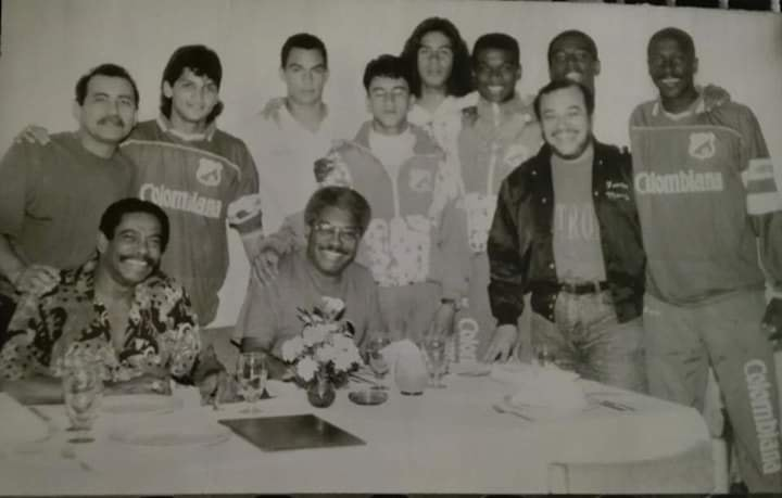 Todo porque hoy es viernes: 

Millonarios y el Gran Combo de Puerto Rico.