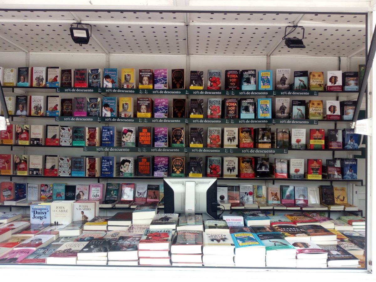 jjcho_BA's tweet photo. En @casadellibro tenemos todo preparado para empezar esta 41 @FLBadajoz
A disfrutar de la Feria!
#41FLB
#SiempreSabremosElLibroQueNecesitas
#GraciasPorLeer
Estamos frente a la Carpa de Conferencias https://t.co/hzLj3I9MXn