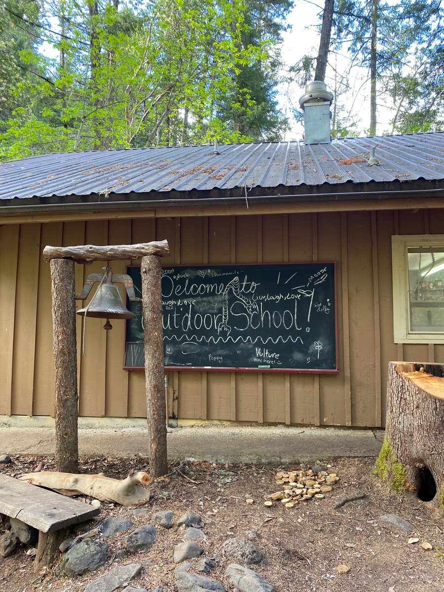 .<a href="/grayff/">Damien Gray</a> road trip day 3. Visited the site of the very first Outdoor School in Oregon now called Camp Latgawa with @friendsofODS and got to see the amazing Rogue Outdoor School in action! Check out these lil stream study friends!