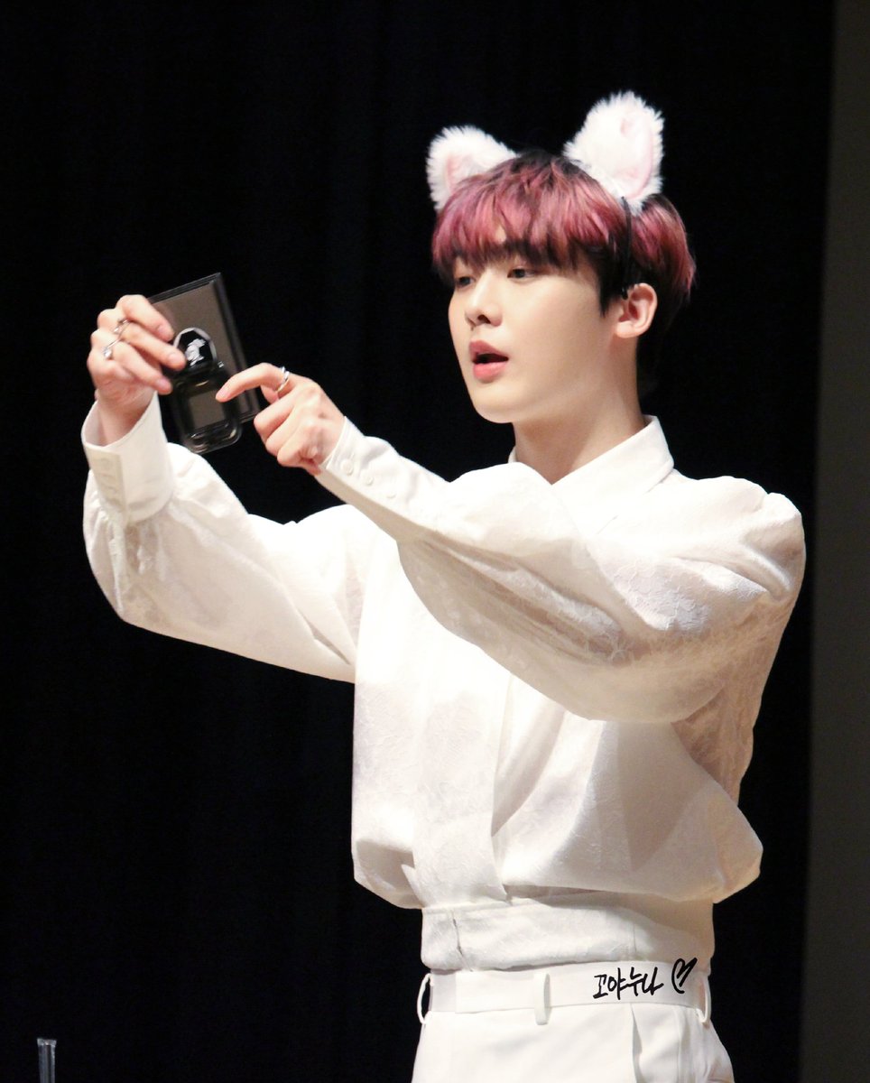 Echo_ddana's tweet image. 근데 있짜나 따나공쥬야....
나...아무래도 롯데월드 화장실에서
이런 장면 많이 본 것 같은데🥺💕 
애기따나공쥬 쁘띠쁘띠 💕🍭🍬💕