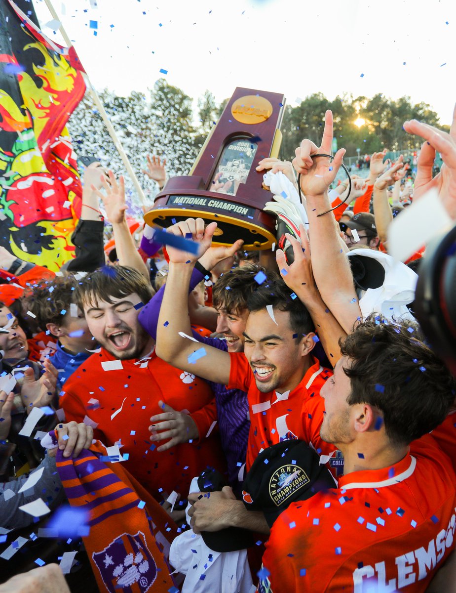 ClemsonMSoccer's tweet photo. #SolidOrangeFriday AND @clemsonsoftball regional Mood!! Good luck, Tigers‼️🥎

#ClemsonUnited🧡💜🏆 https://t.co/Q384qLTM8u