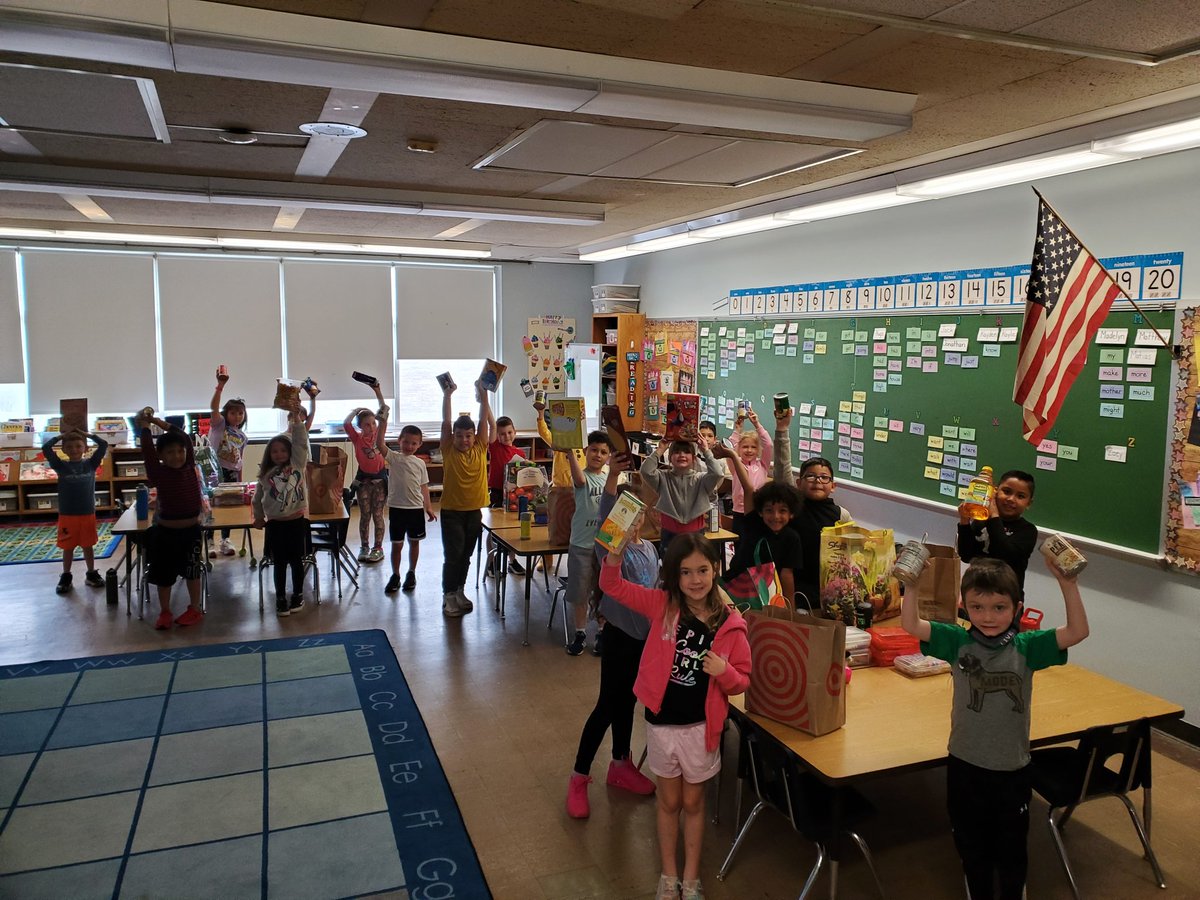 FerranteLV1's tweet photo. Ready to Stuff the Bus! #raisecraze https://t.co/4otQgeuW1V