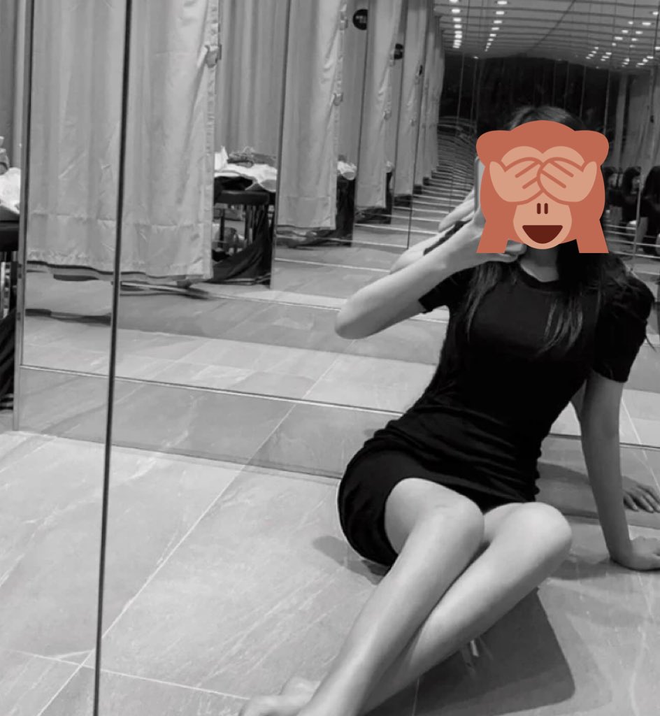 kaiseli71006191's tweet photo. 現在祝大家520快樂來得及嗎🤣

#原味襪子 #原味衣物 #原味賣家 #原味絲襪  #黑色絲襪 #原味商品 #足控 #腳趾 #戀足 #舔腳 #黑絲 #絲襪誘惑 #女王 #腳奴 https://t.co/SCgvUqluhT