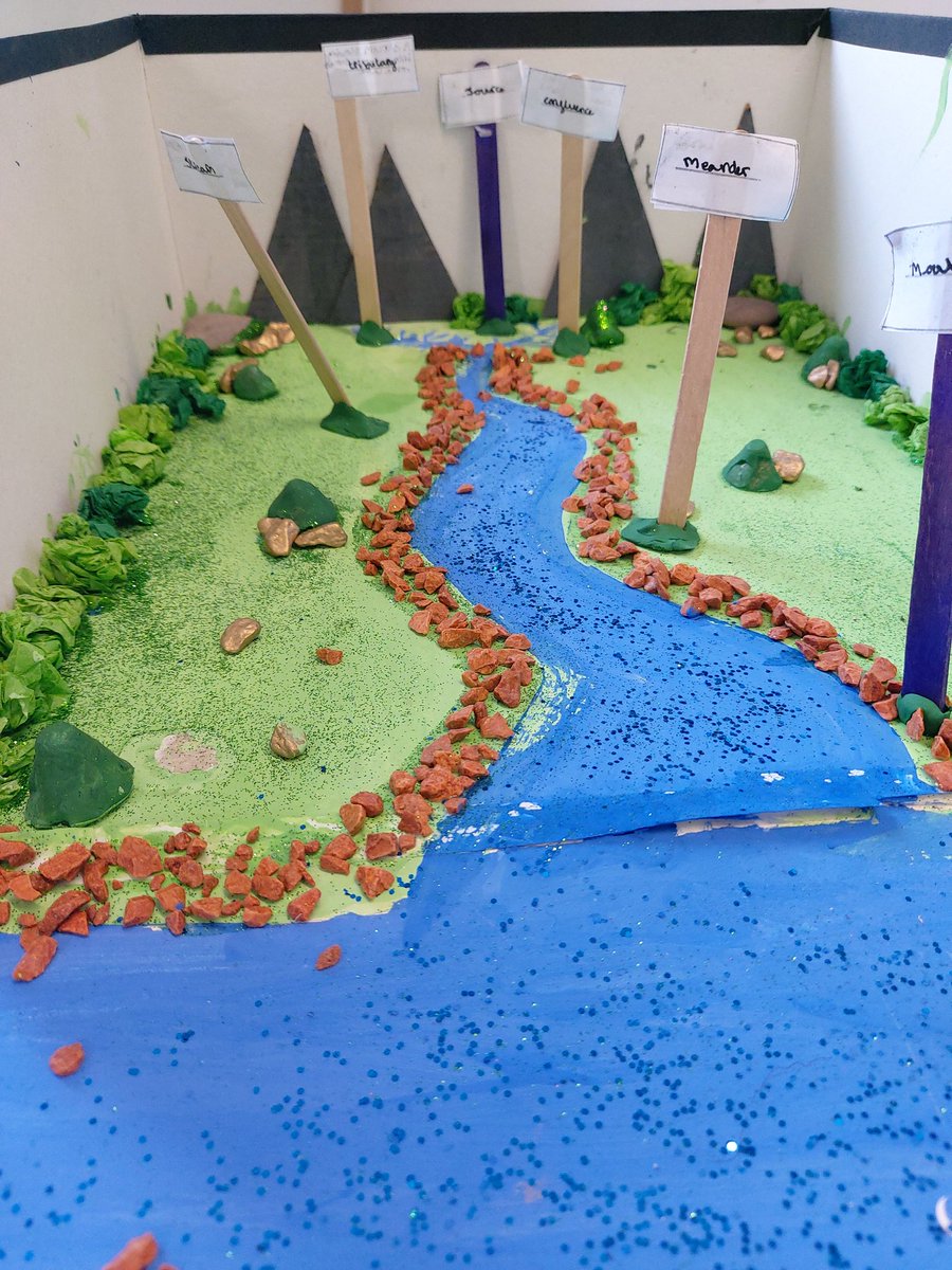 LutonOakwood's tweet photo. Model making in geography in Year 5! Who knows the different parts of a river? 🏞 #geography #rivers #lutonschools https://t.co/9tkG2qcL9X