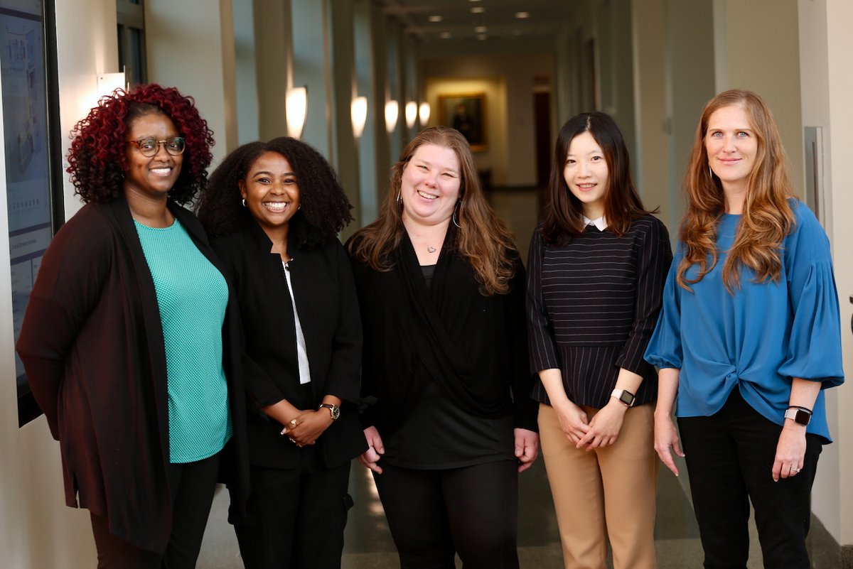 DukeU_Nursing's tweet photo. The Center for Nursing Research's new podcast — “Breaking Research Barriers" — is designed to advance #healthequity at each stage of research. More @ https://t.co/zyTNtmZ3gK 

@DukeU @DukeHealth #nursesmonth https://t.co/GXamjJ51Kt