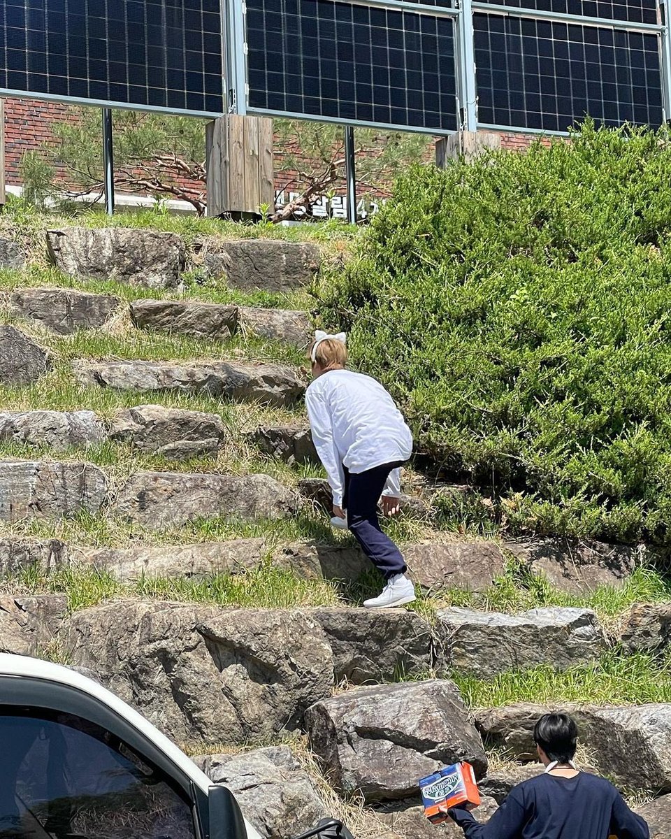 JZAEMlN's tweet photo. Jaemin the explorer! https://t.co/qJajnJSZJo