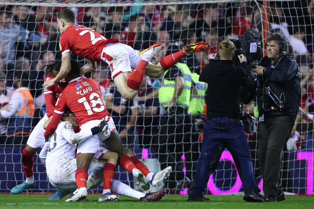 Congratulations &amp; good luck to all the teams who secured #EFLPlayoff Final places

📷 <a href="/sportsphotorob/">Robbie Stephenson</a> <a href="/photogriley/">Kieran Riley 📸</a> 

#Football #Soccer #SportsPhotography #HuddersfieldTown #HTFC #NottinghamForest #NFFC #MansfieldTown #MTFC #PortVale #PVFC #SkyBetChampionship #SkyBetLeagueTwo