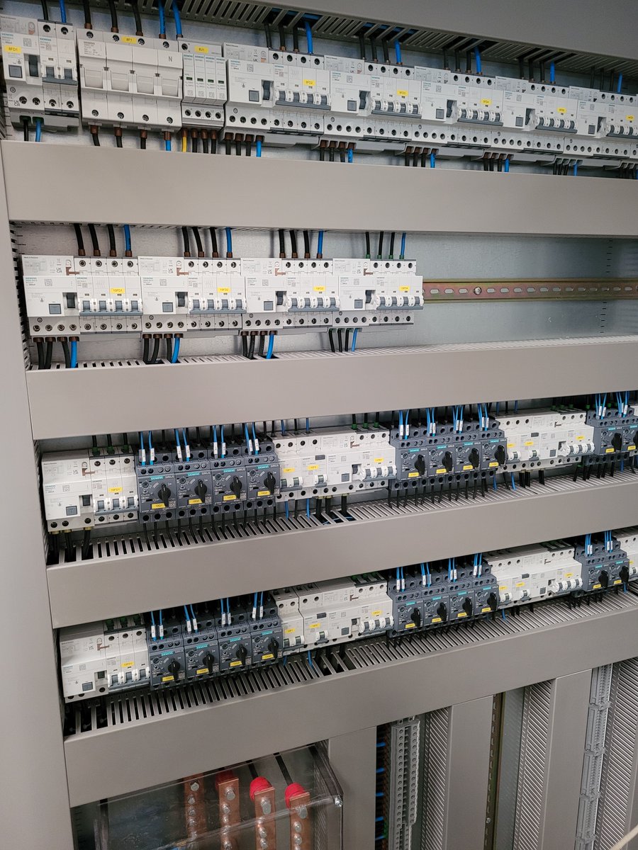 ReleProPLC's tweet image. Protecciones Siemens, nuestros clientes lo tienen claro. Calidad, seguridad y fiabilidad. Interruptores SENTRON 3VA, Interruptores Automáticos Modulares y Protección Diferencial de @siemens_ind