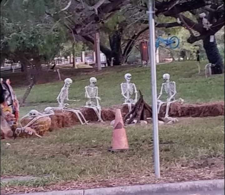 Minha família esperando que um dia eu deixe de gostar do Luan Santana