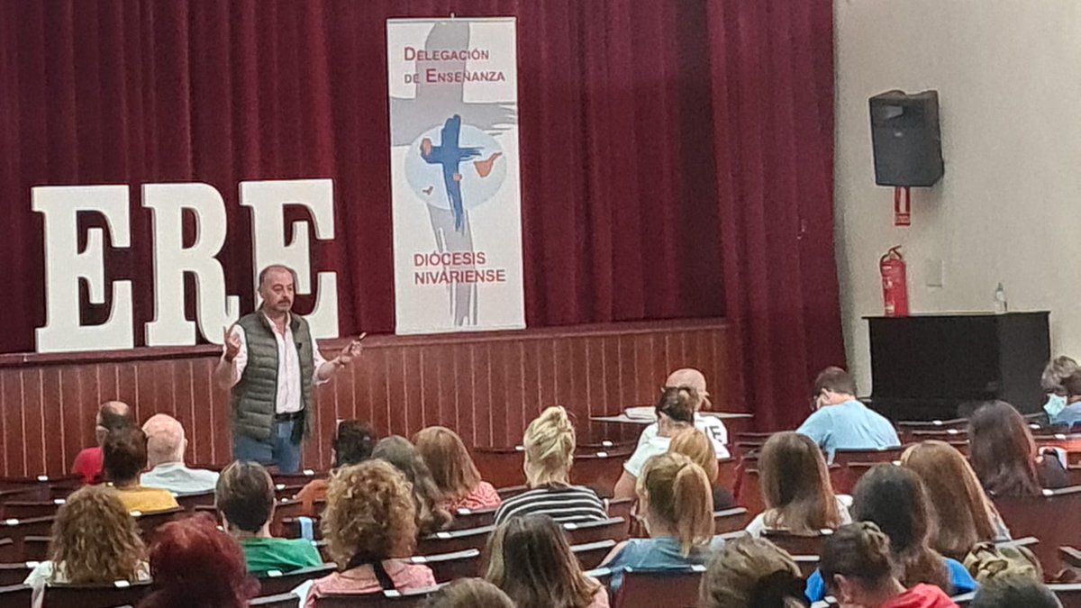 Tarde de formación del profesorado de Reli. En La Palma y Tenerife de forma simultánea...

A pesar del empeño de algunos, ahí estamos: asumiendo la tarea de formarnos para mejor ayudar a formar.