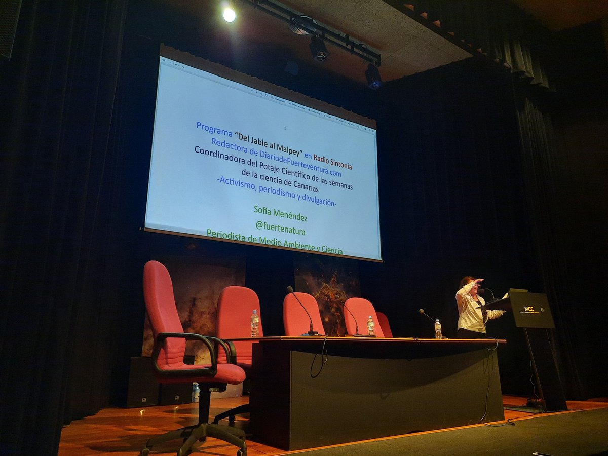 divulgactive's tweet photo. .@fuertenatura y su periodismo ambiental, ciencia y ecología en @CoCiCan_
Su "Potaje científico" forma parte también de #divulgacióncientífica en #Canarias
#COCICAN2022
#COCICAN https://t.co/MYo4PAWthf