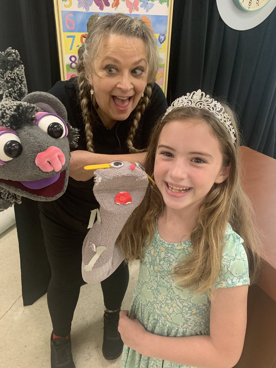 ogreatartmaster's tweet photo. We have had a magical week in first grade art at MECC! @MeccPto https://t.co/tF88s1Oac9
