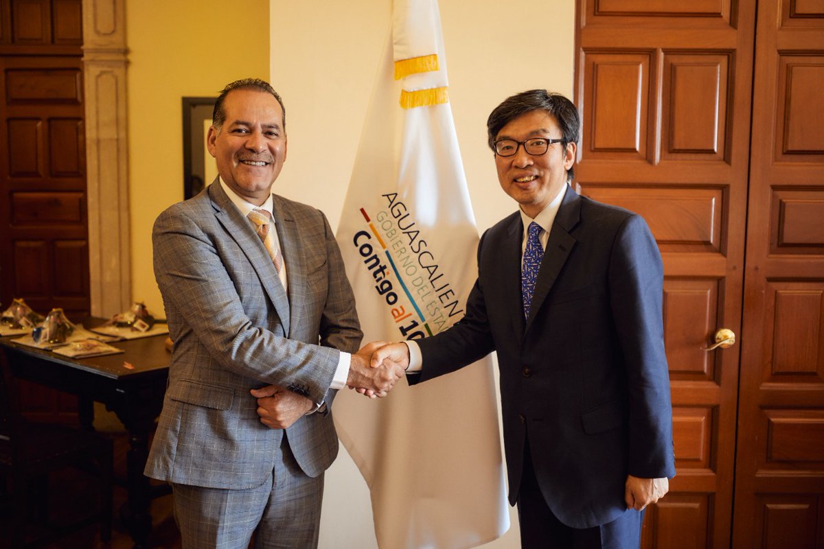 MartinOrozcoAgs's tweet photo. Un gusto saludar a Suh Jeong-In embajador de Corea del Sur en México con quien tuve una agradable plática sobre la colaboración entre su nación y Aguascalientes donde siempre es bienvenido.  만나요🫰 https://t.co/Ki0DSf9hAN