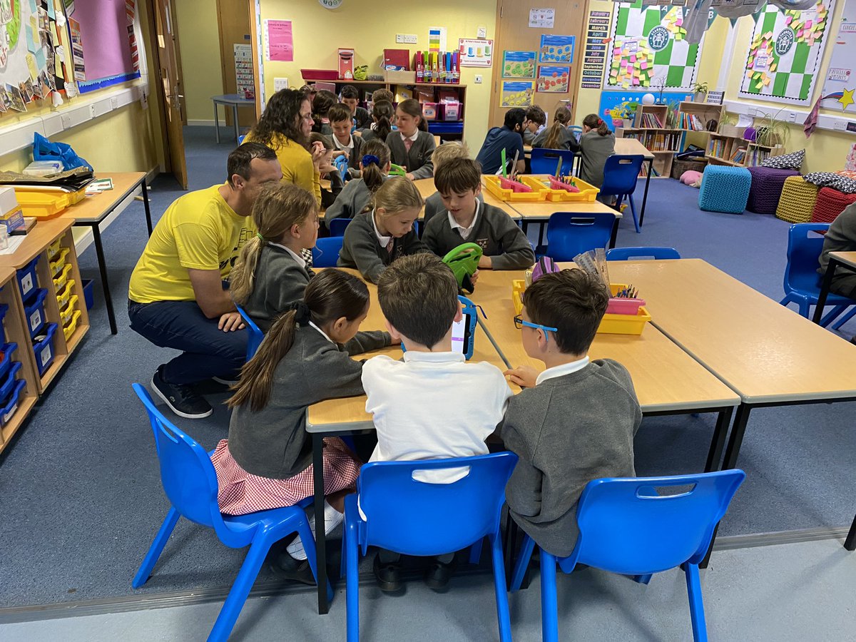 narelle_allen's tweet photo. It was such a busy week with our budding #coders - so much learning and so much fun! @JCollegePrep @stpetersjersey  @stmichaelsprep  @a_stluke @rougebouillon  @KevinJDEllis  @SashLondon  @MattHammond001 https://t.co/HZ1popwk2H