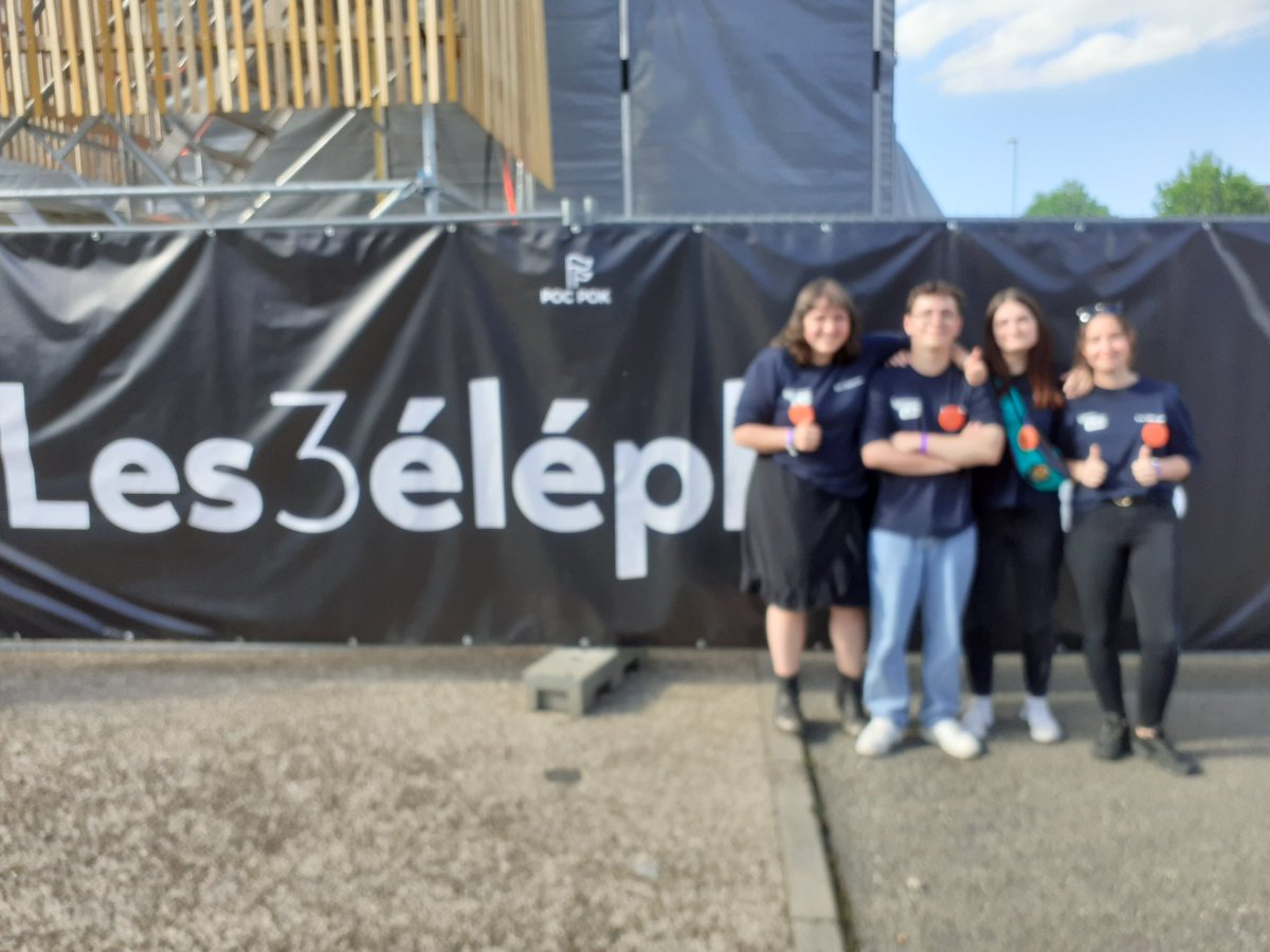 Fin du volontariat <a href="/servicecivique/">Service Civique</a> @uniscite pour devenir bénévole au festival <a href="/Les3elephants/">Les 3 éléphants</a> <a href="/Laval_la_Ville/">Laval la Ville</a> bravo à cette jeunesse engagee