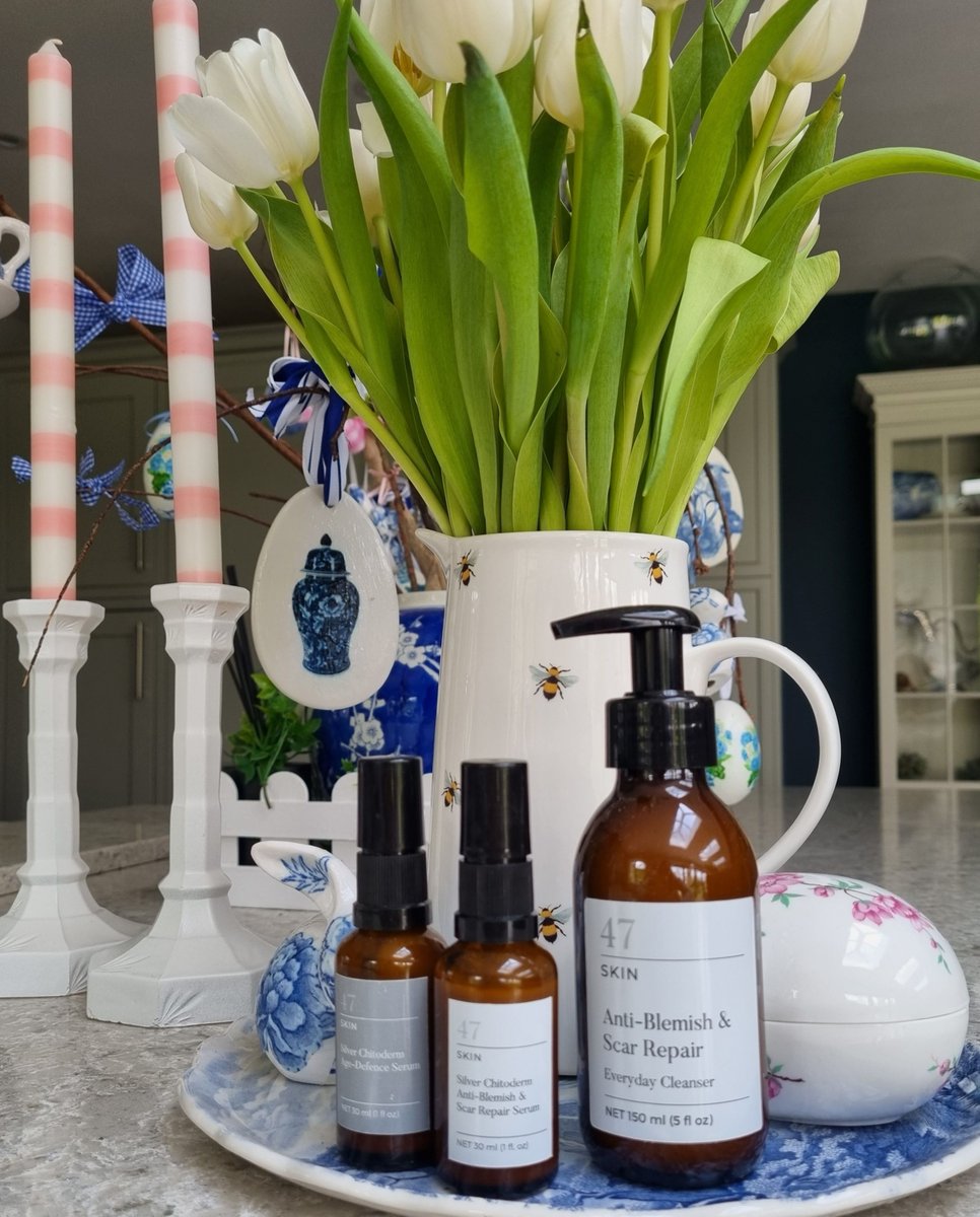 47_skin's tweet photo. The essentials for our lovely ambassador Marie 😍 

What are your 47 Skin essentials?

#47Skin #loveyourskin #silverchitoderm #acnecommunity #skincare #productshot https://t.co/Q8tJySC5VX