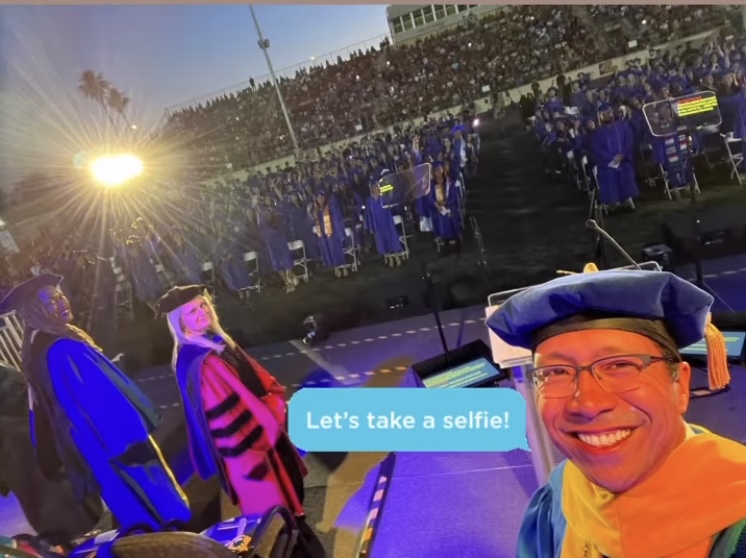 PhoenixCollege's tweet image. I don’t think we will ever get over this year’s commencement ceremonies 🤩

#100reasonstocelebrate #pcgrad2022 #class100