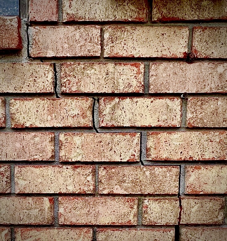 FoundationPros's tweet photo. Stair-step cracking is an indicator that your foundation has settlement issues. There are other signs, but this is prevalent. For a free inspection, please give us a call.

#floridaisourfoundation 
#foundationrepair 
#foundationpros https://t.co/oKysNESbGU