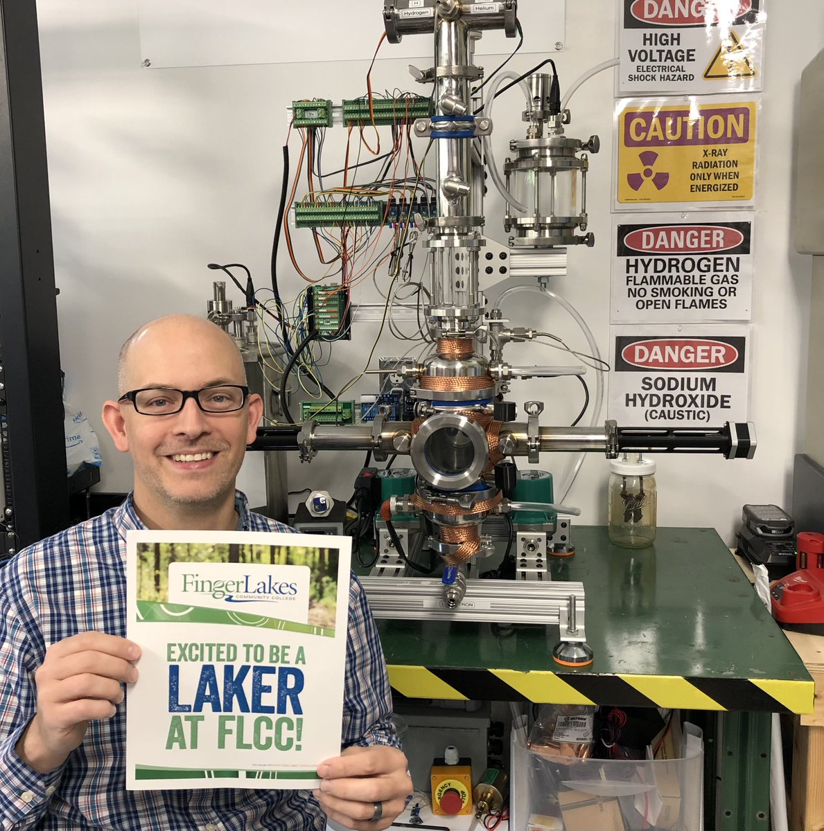 ImAndyMaker's tweet photo. Iβm finally going to college for engineering! π¨βπ Itβs never too late to continue your education! Maybe I can bring my reactor in for show and tell..?π€
π€π¨βππ¦ΉββοΈπ€β’οΈπ‘
#FutureLaker #LakerPride #myflccfuture #FLCCfun #flcc #engineering @flcc_connects @FLCC_Admissions https://t.co/wYKXjztSil
