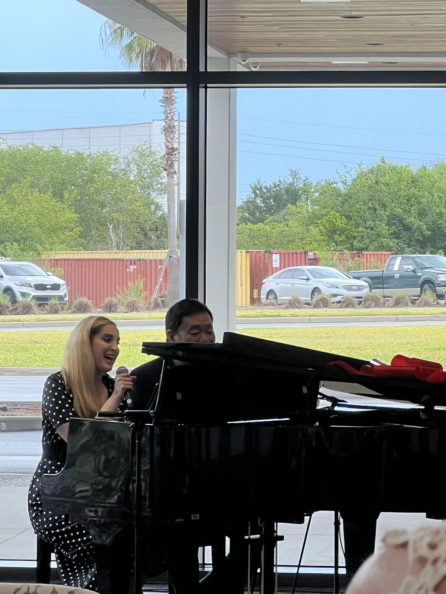 Such a moving performance from @DanaAtayaMD and @PatrickHwuMD. Proud of the amazing talent @MoffittNews and thankful for the generous piano donation for the McKinley campus #ArtsinMedicine.