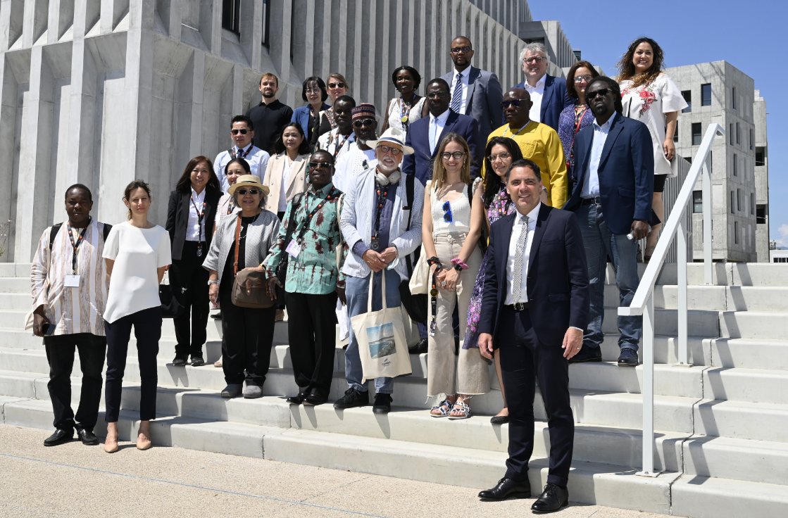 villecannes's tweet photo. Cette semaine Cannes a accueilli les délégations d’autres villes internationales du réseau Villes Créatives UNESCO !

Présentation de la filière audiovisuelle cannoise et du programme #CannesOnAir de la #MairieDeCannes, dont le Campus Georges Méliès, était au programme. https://t.co/OlIxI1pmP6
