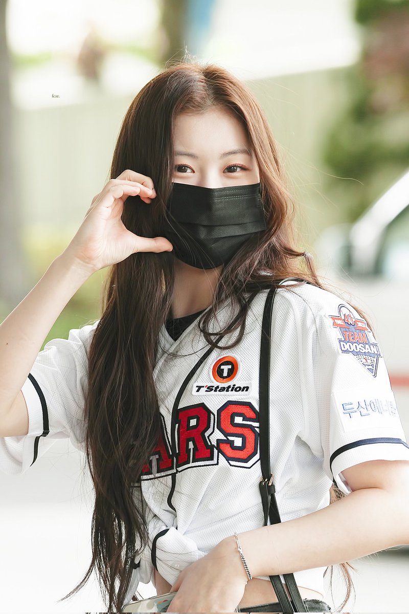 รูปการัมจากแอคบ้านไซต์  @ kimgaram1106  ค่ะ

#LE_SSERAFIM #르세라핌
#KIMGARAM #김가람