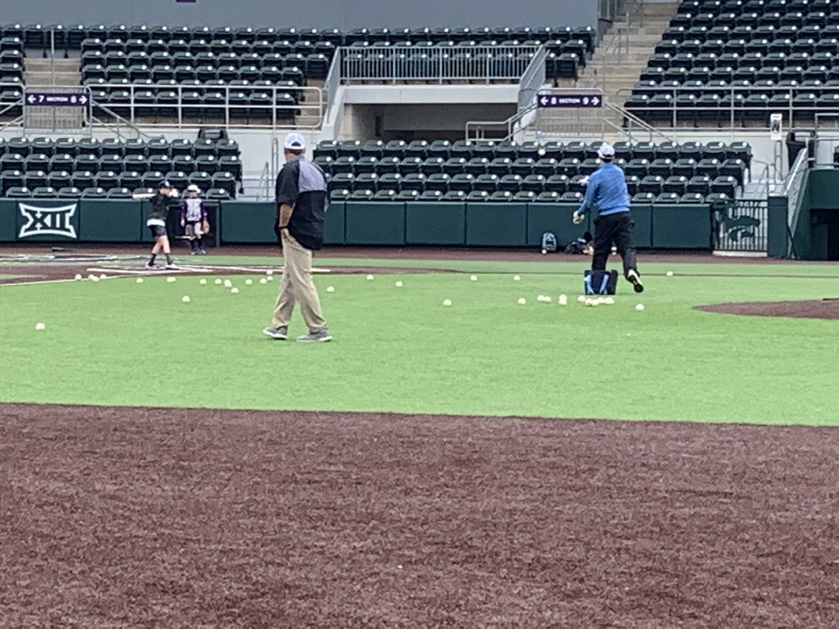 jake_ripple's tweet photo. One of the more enjoyable moments of The @NJCAABaseball Plains District Tournament! @mikesaddler throwing a few rounds of BP to his kids!! https://t.co/xrHVtHZAy4