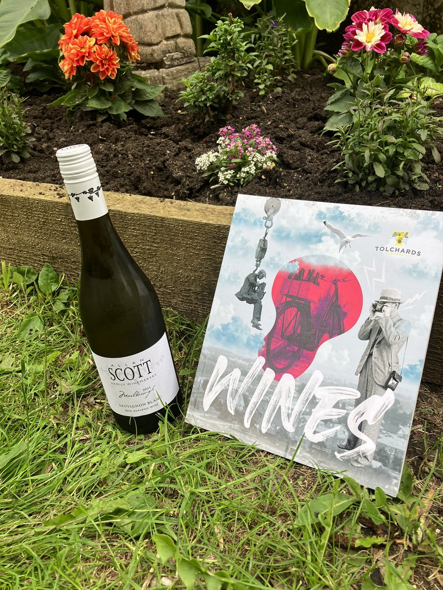 Did someone say #FridayFeeling, very much looking forward to a glass (🤔or 2) of this #delicious <a href="/allanscottwines/">Allan Scott Wines</a> Sauvignon Blanc! Cheers 🥂 #FridayVibes