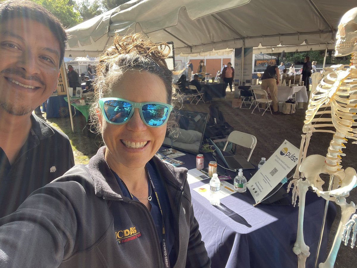 julmagana's tweet photo. Yay itโs #djusd 8th grade career expo! @omaganapro and I are here to tell kiddos about working in the ED and podcasting. Fortunately I rep the best ED @UCDavisEM โค๏ธ https://t.co/Xjha7Boy2z