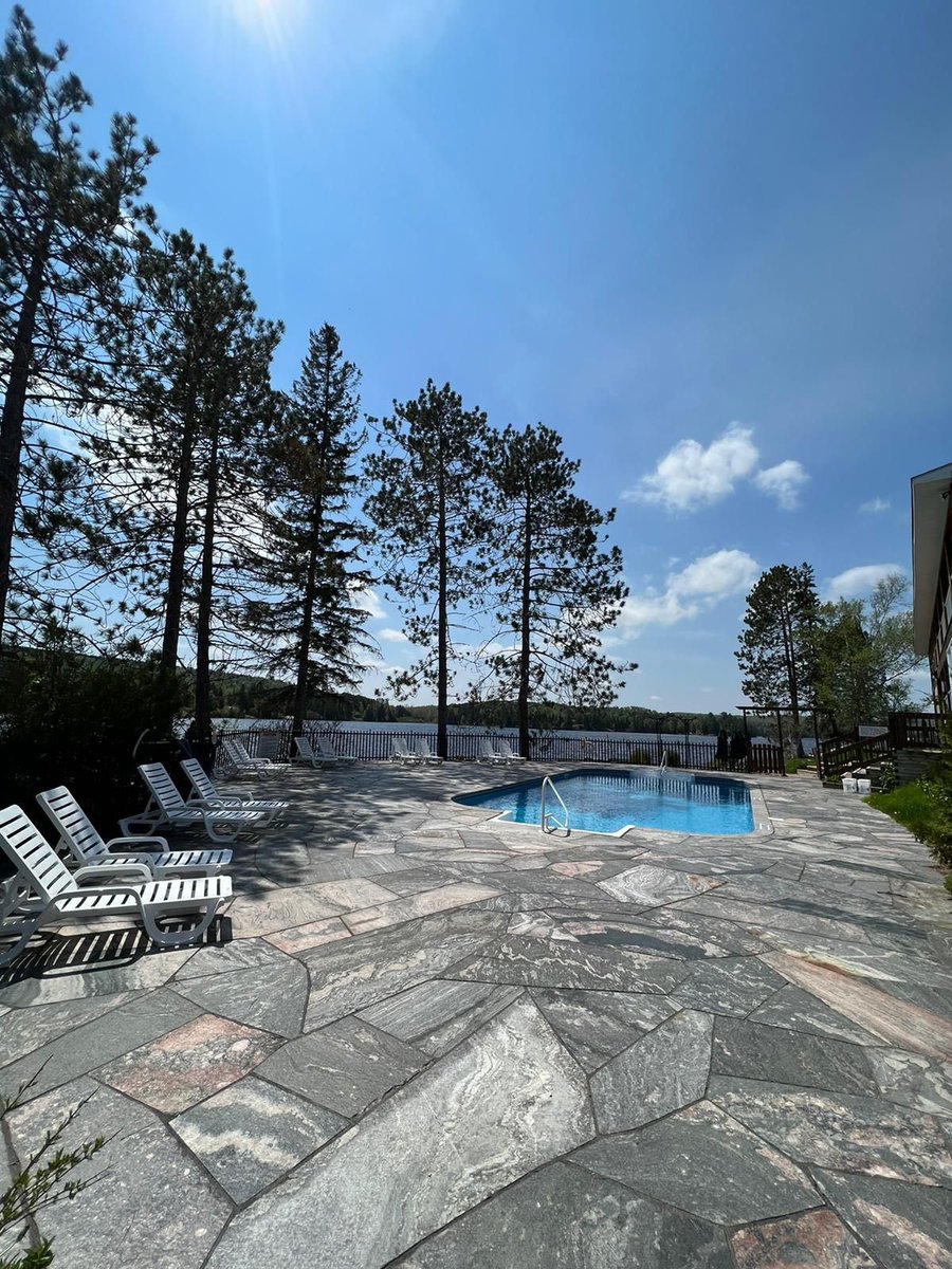 CouplesResort's tweet photo. Swimming pool opens today. 88'F or 30'C. Salt water pool. Are you coming? #maylongweekend #summertimeishere #couplesresort #ontariotravel https://t.co/3VLZFjKQS7