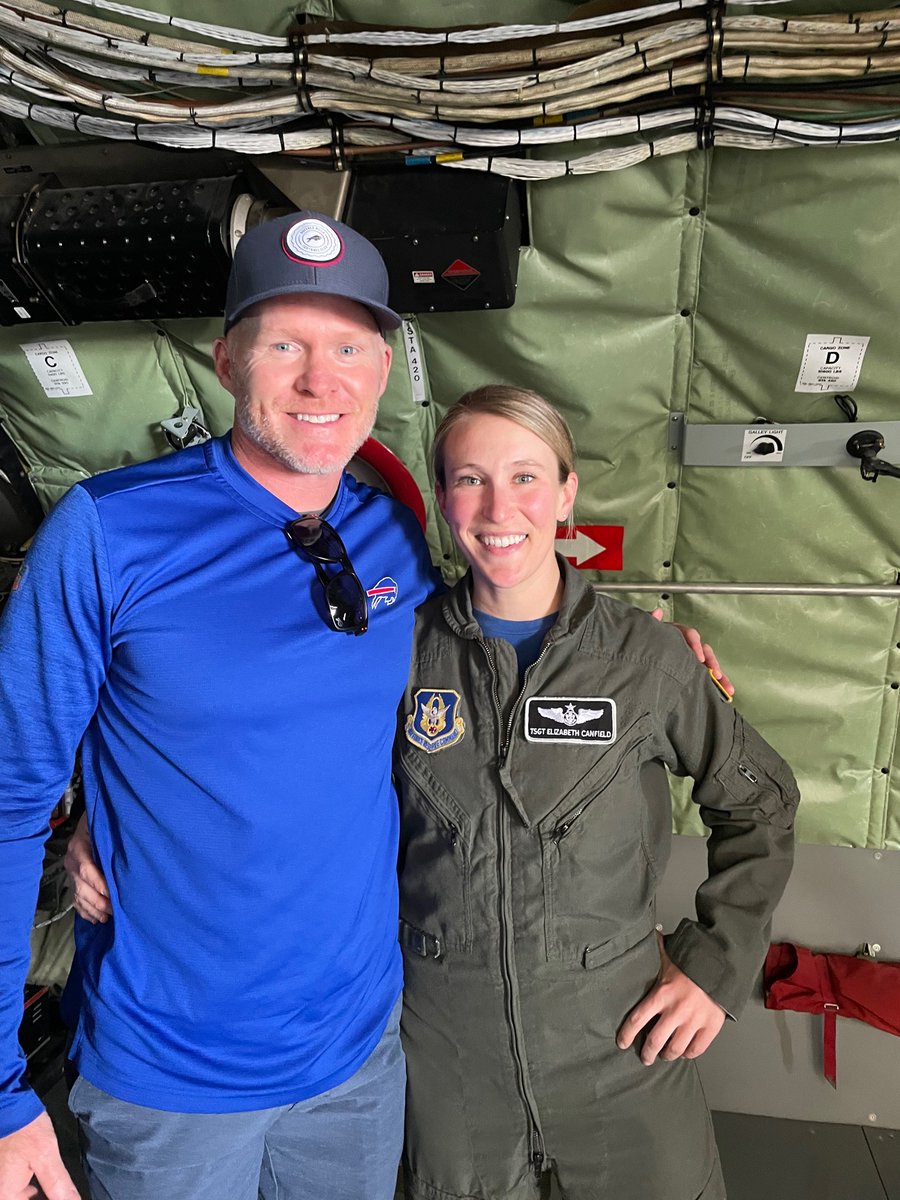ecanners716's tweet photo. Today was pretty cool. Thanks for hanging out and learning about my job, Coach. ❤️💙 @BuffaloBills https://t.co/NN98RCvUTB