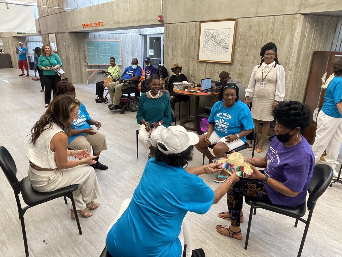 AudreyGibsn2eet's tweet photo. Thank you Secretary of Elder Affairs Michelle Branham for visiting with seniors &amp; staff at Mary Singleton Sr ctr this morning! Stop by again for part 2 of the “hot potato” game!#DOEA https://t.co/AIbdoV7kb9