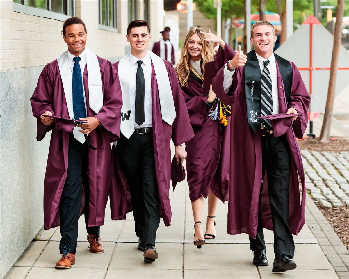 WCPSS's tweet photo. 🎓  Graduation season is upon us! Visit https://t.co/IlVfuM1QX1 for information on the schedule, livestream links, and general arrival and departure tips for families. 🎓 https://t.co/6cLseMRVFW