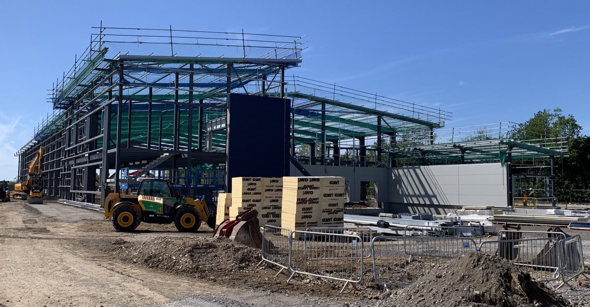 northminstergb's tweet photo. @LindumGroup making fantastic progress on the new @DPDgroup_news  DC at Northminster Business Park #York @FramedeckLTD steelwork almost complete #northerncladding cladding underway and the 22,000 m3 attenuation tank almost ready for use #HydroWMS @HTCArchitects @lhlgroup https://t.co/07SOnvtrtj