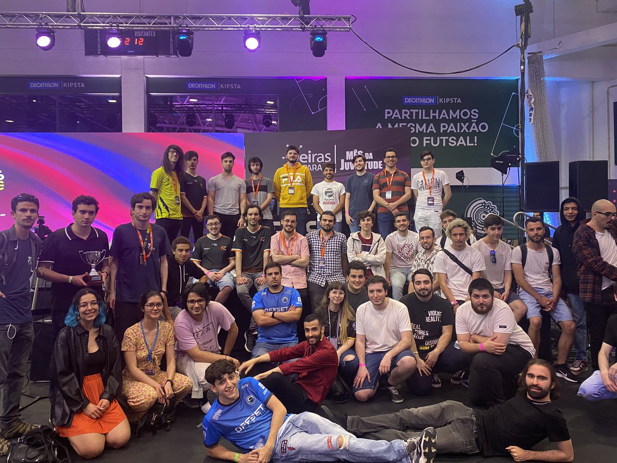 E foi assim que terminou a primeira edição das <a href="/InhousesPT/">Inhouses Portugal</a> !! 

Obrigado a todos aqueles que fizeram parte deste momento e a todos aqueles que tornaram isto possível. 

Agradecimento especial: <a href="/nestuoso/">João Ernesto</a> !! 
Ele sabe porquê!! 

#LeagueofLegends
