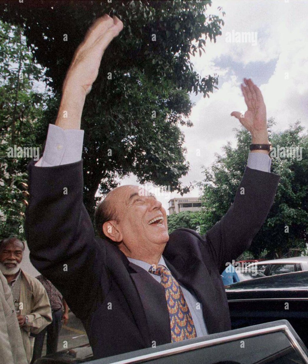 adbernabe's tweet photo. El 20 de mayo de 1993, se concretó una de las injusticias más grandes de la historia venezolana, gracias a las complicidad de un puñado de sátrapas la CSJ decretó la destitución y detención del Presidente Carlos Andrés Pérez. Este juicio político no pudo destruir el legado de CAP https://t.co/0nqPOsUugZ