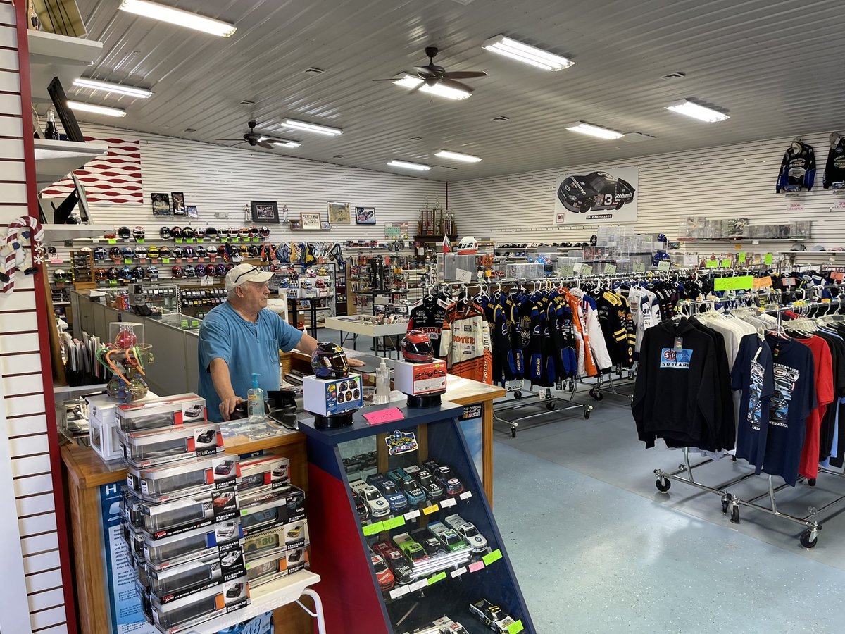 If you’re ever in the Crossville, Tennessee area … STOP BY! Huge selection of all kinds of memorabilia!