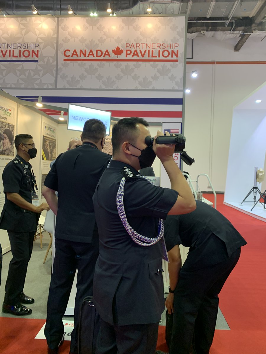 Kallman's tweet photo. Our #CanadaPartnershipPavilion exhibitor #NewconOptik had a great showing at @milipolasiapac 2022 this week!
#TeamCanada #Canadiancompanies #Singapore #tradeshows #eventprofs #internationaltrade #defense #security https://t.co/hUQRHqHRby